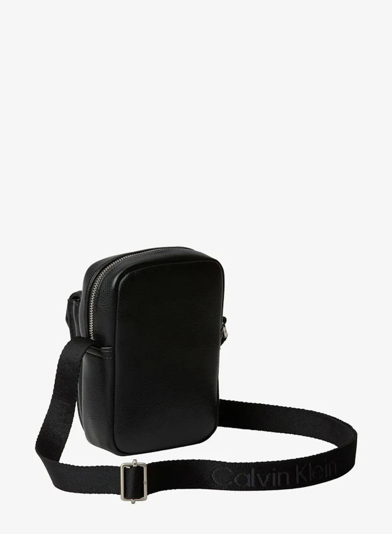 CALVIN KLEIN Logo Messenger Bag